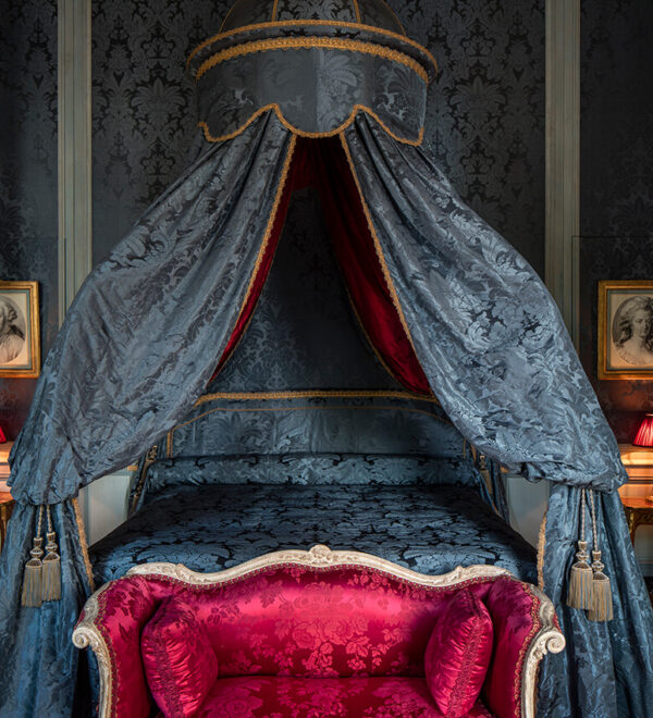 Chateau de Villette exclusive rental luxury property night guest stay bedroom best linen
