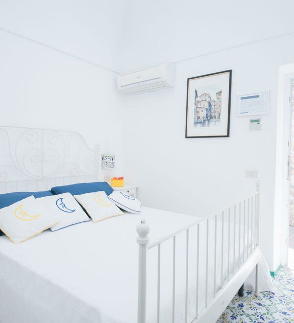 Villa-Carolina-Capri-double-room-The-Moon