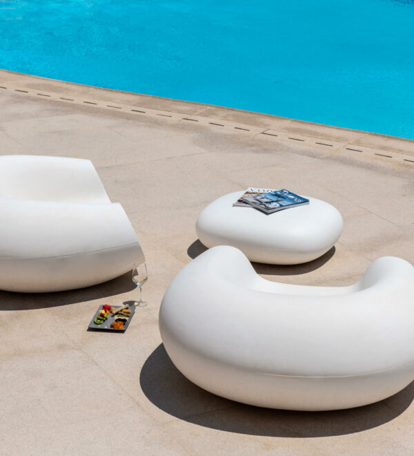 modern floating poolside loungers.jpg (1)