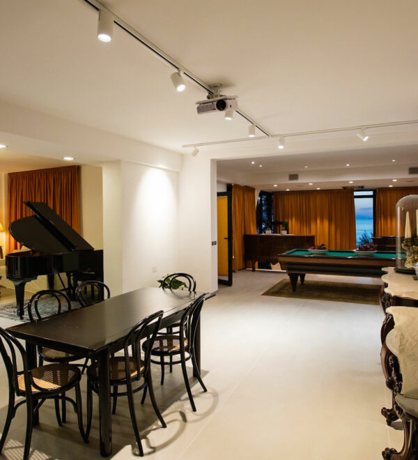 dining-room,