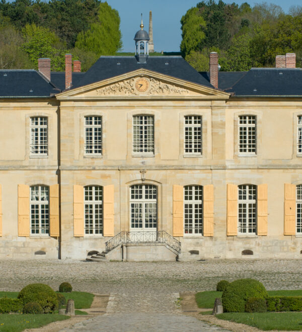 Château de Vilette france near paris historical chateau 17th century event venue wedding destination shooting location luxury accommodation exclusive rental
