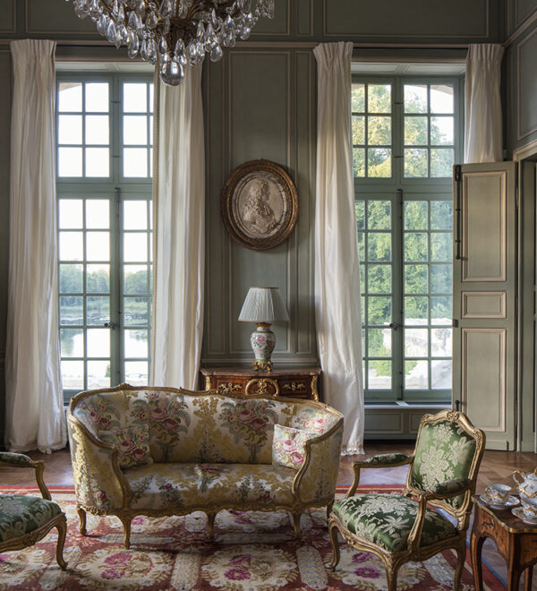 Chateau de Villette luxury homes private property in France Paris for rent best accommodation option exquisite interiors music salon classical design