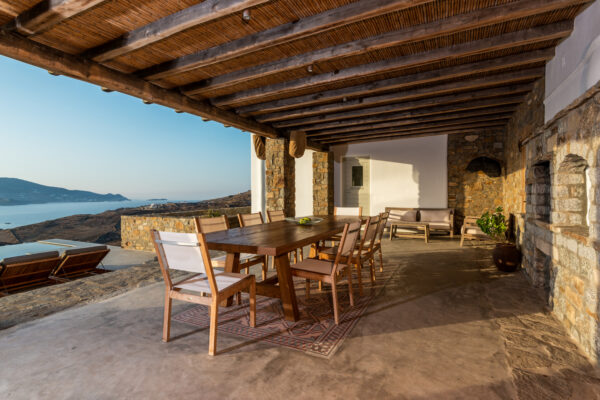 outdoor diningroom