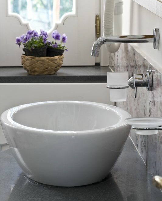 detail bathroom