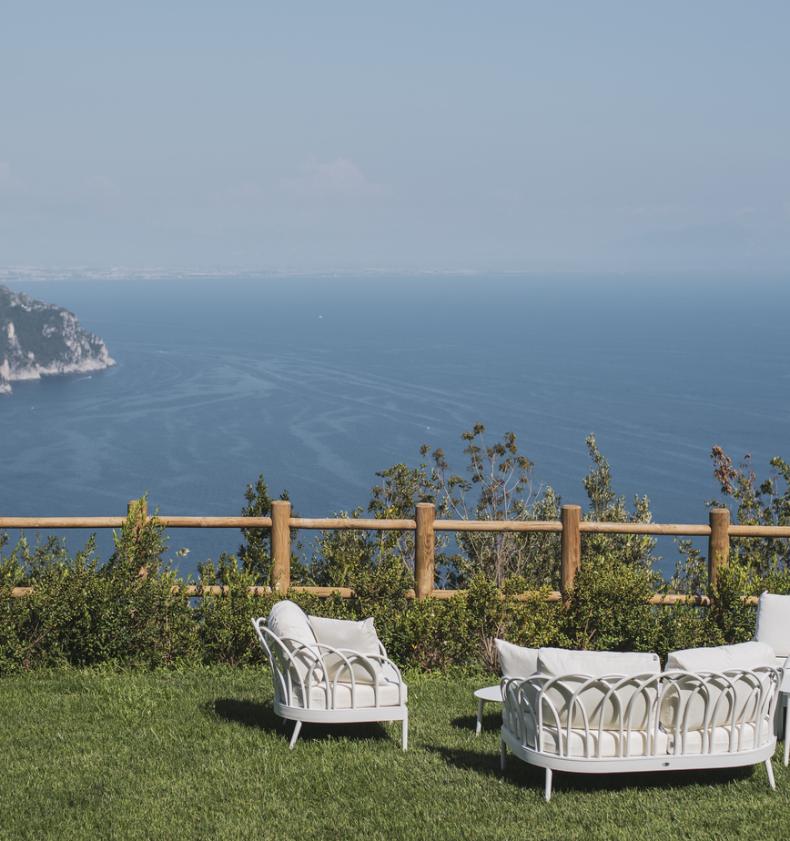 TERRACE FACING GULF OF NAPLES